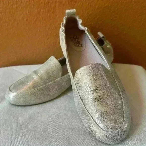 Abeo “Jean 11” Taupe Metallic Leather Slip On Loafer Size 8 Narrow Like New! - Picture 3 of 12